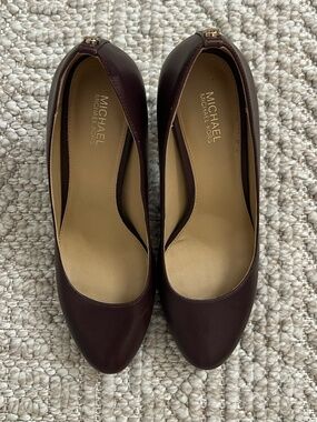 Michael Michael Kors Burgundy Leather Round Toe Pumps 7.5